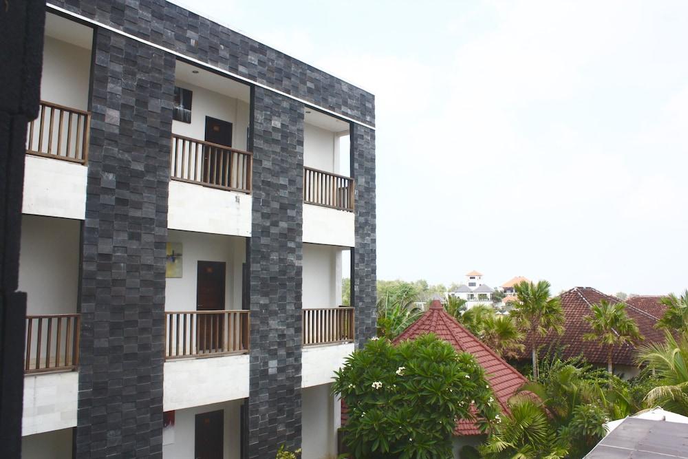 Mamo Uluwatu